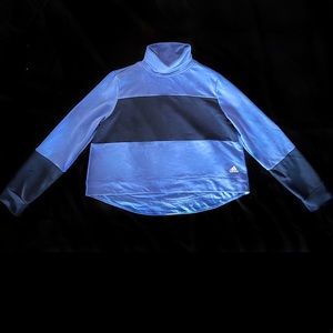 Womens sporty flowy long-sleeve